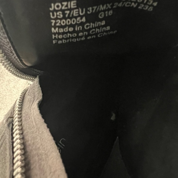 Calvin Klein Grey Suede Ankle Boots - Size 7 - Picture 4 of 6